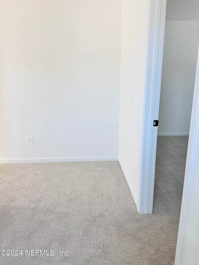 Building Photo - 18 Mellowood Ln