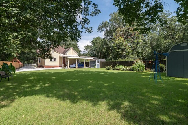 Building Photo - 509 Dabbs St