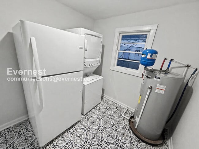 Building Photo - 908 37th St N