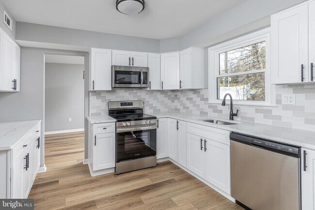 Building Photo - 78 Abbington Ln