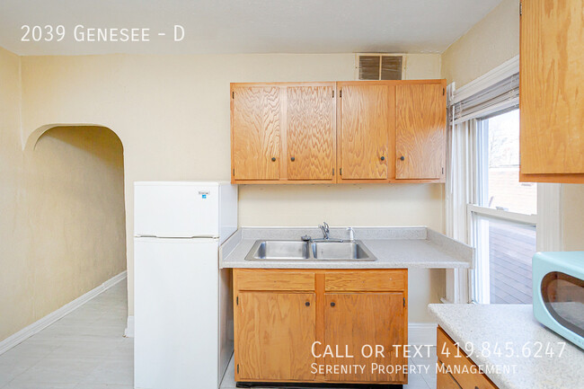 Building Photo - ?? Hop Fast! These Apartment Rentals Won’t...