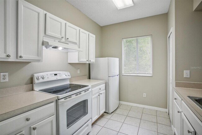 Building Photo - 18181 Paradise Point Dr