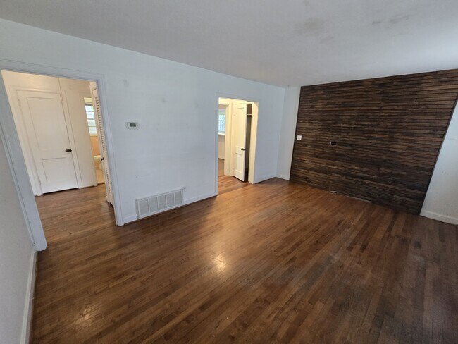 Building Photo - 329 E 63rd St