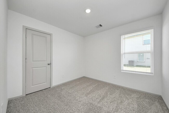 Building Photo - 1027 Bluegill Ln