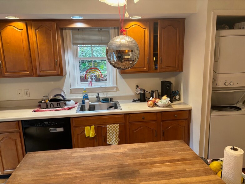Kitchen - 2318 L St NW