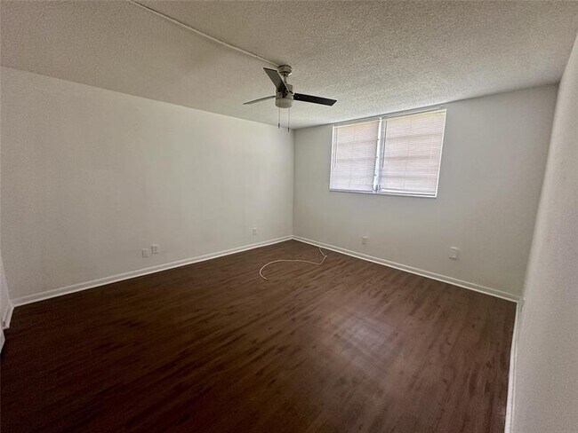 Building Photo - 5980 NW 64th Ave