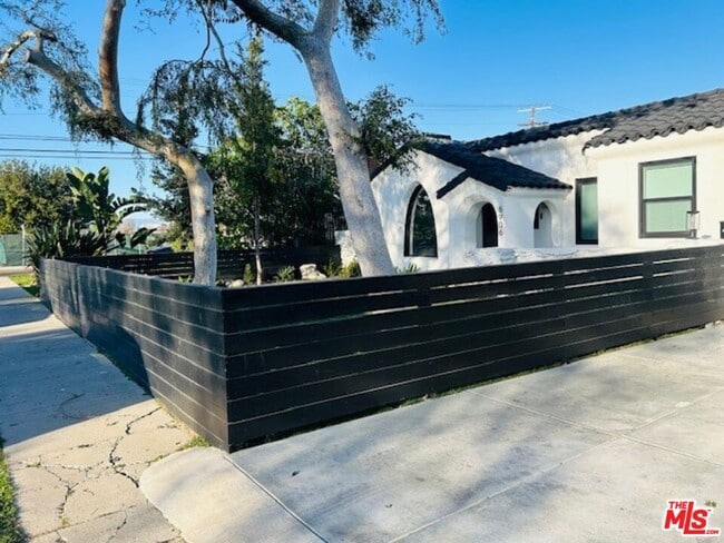 Building Photo - 8906 Harvard Blvd