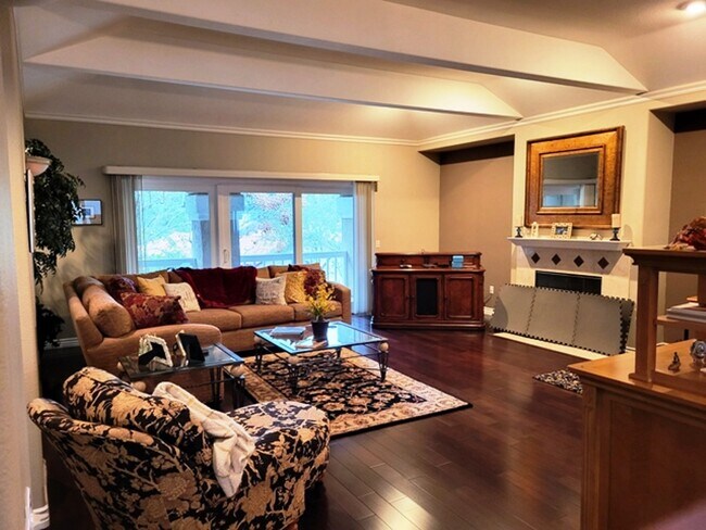 Building Photo - 1879 Fox Bridge Ct