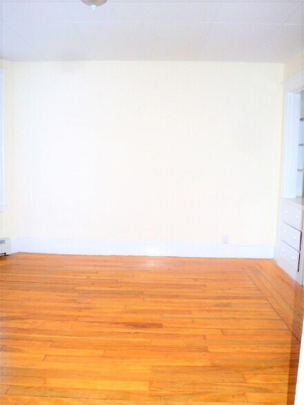 Building Photo - 40 Linden Ave