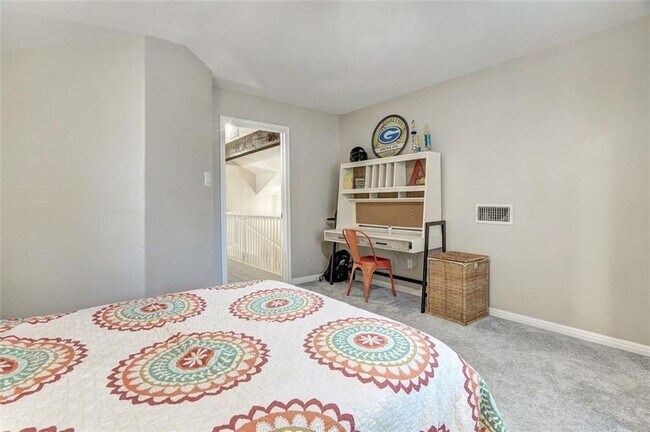 Building Photo - 30389 Ledgemont