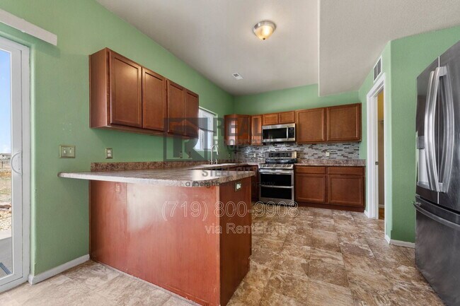 Building Photo - 947 E Kirkwood Dr