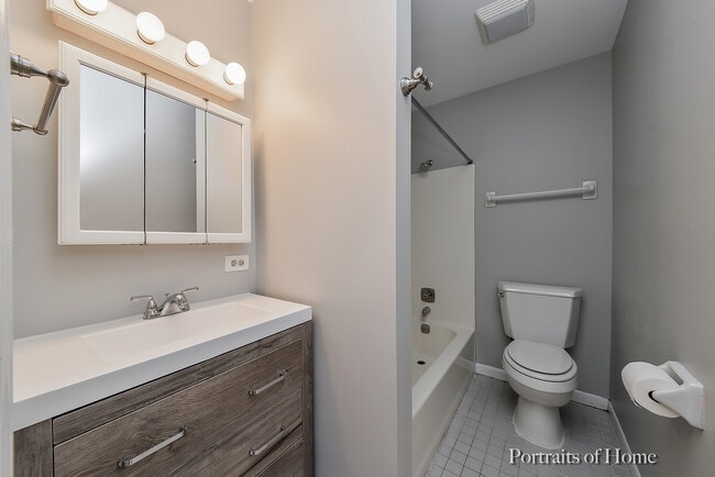 Building Photo - 1462 Stonebridge Cir