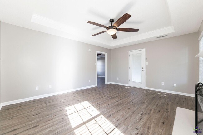 Building Photo - 404 Chadwyck Cir