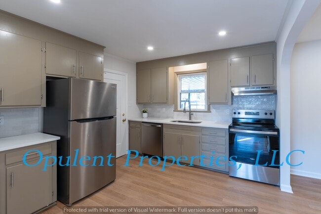 Building Photo - 834 Savage Rd