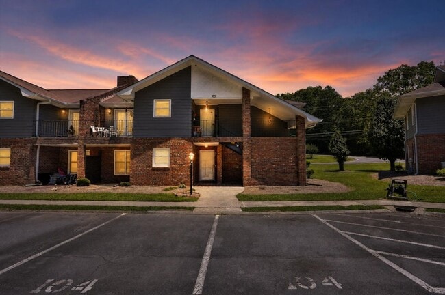Building Photo - Charming 2BR Condo in Calhoun
