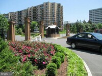 Building Photo - 8360 Greensboro Dr