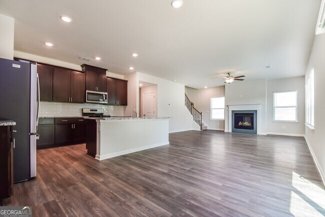 Building Photo - 150 Longleaf St