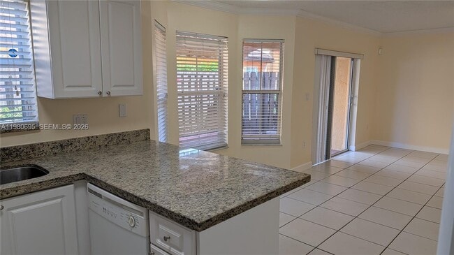 Building Photo - 202 W Forest Oak Cir