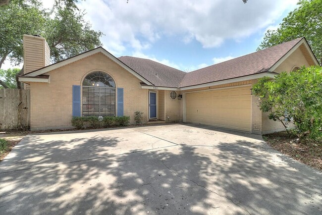 Building Photo - 4321 Holly Ridge Dr