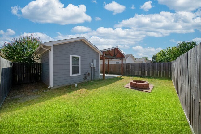 Building Photo - 21323 Sweet Grass Ln