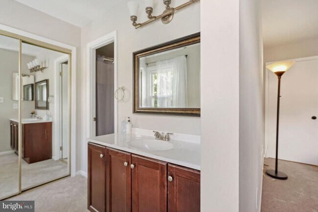 Building Photo - 7930 Bubbling Brook Cir