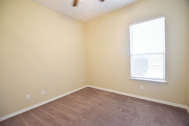 Building Photo - 5313 Lake Bluff Terrace