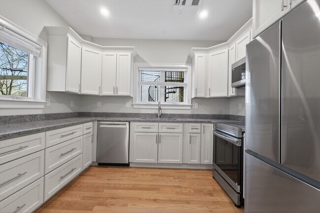 Building Photo - 650 Dorchester Ave