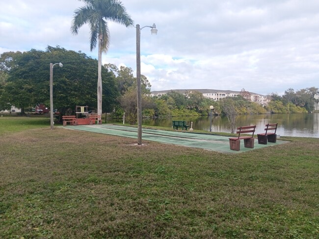 Building Photo - 3774 Lake Bayshore Dr