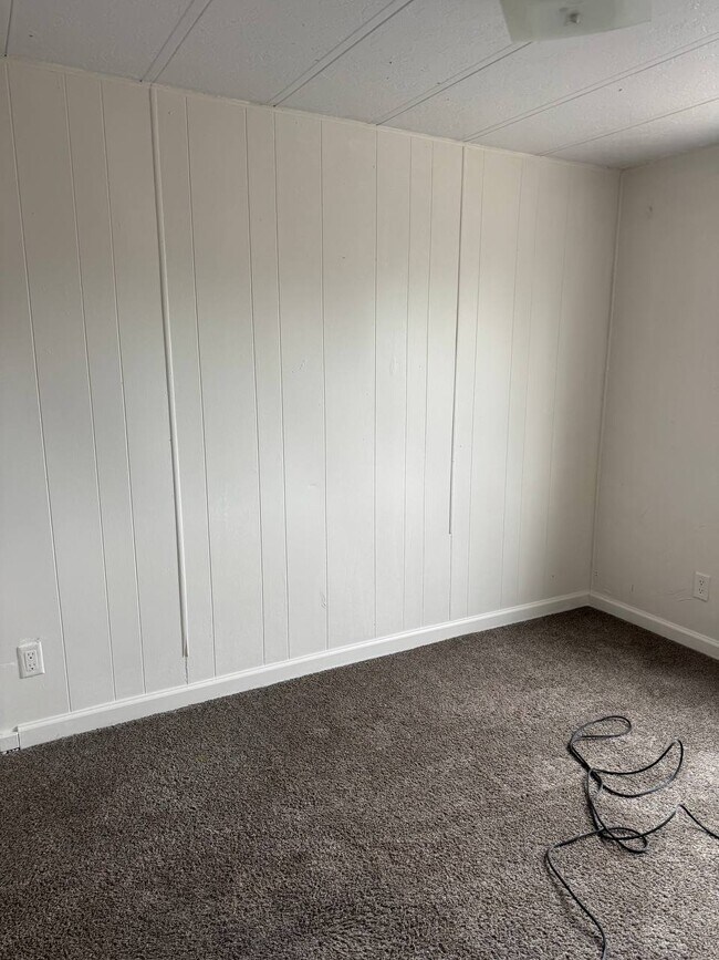 Building Photo - SALINA RENTALS - TRLR #6