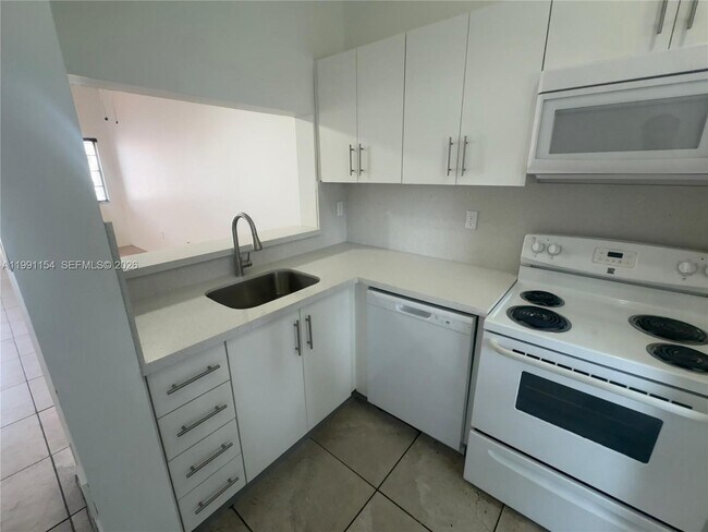 Building Photo - 6425 SW 130th Pl