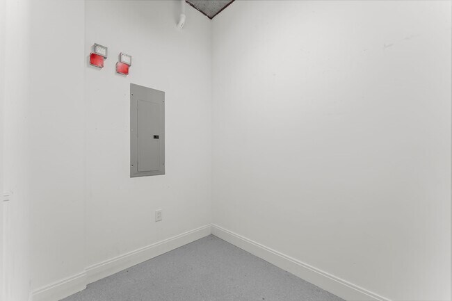 Building Photo - 2323 W Main St