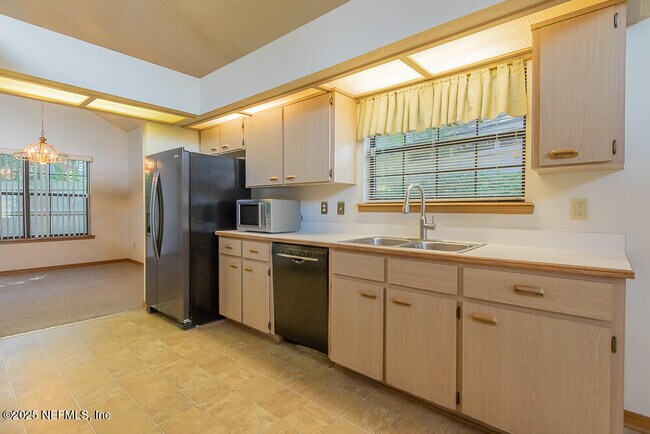 Building Photo - 3619 Bridgewood Dr
