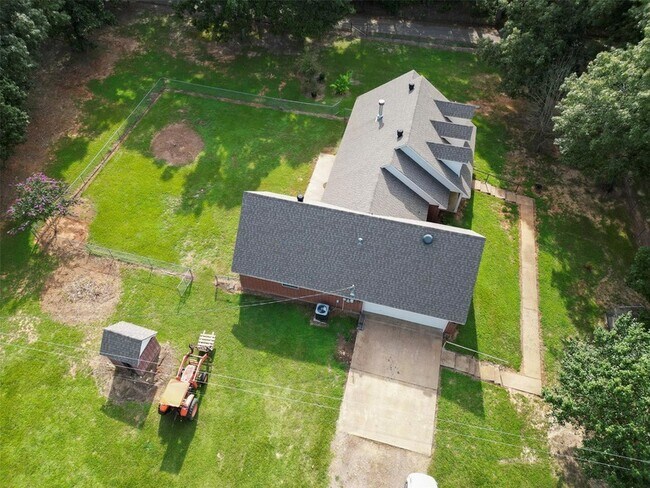 Building Photo - 19058 County Rd 2111