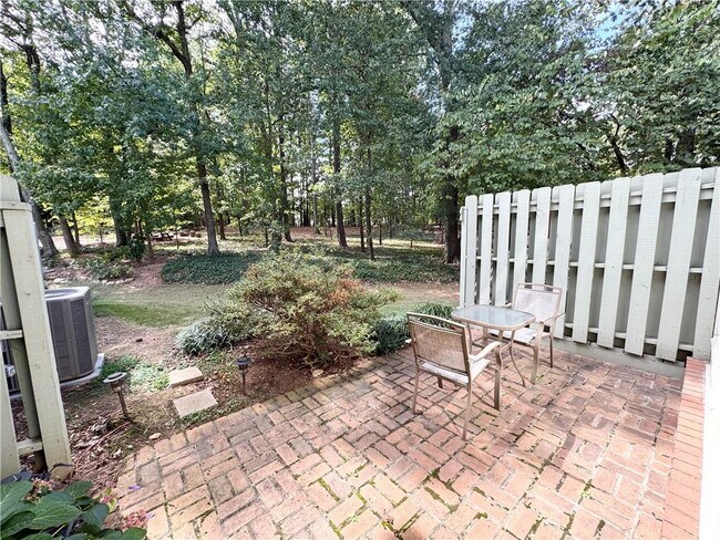 Building Photo - 84 Mt Vernon Cir