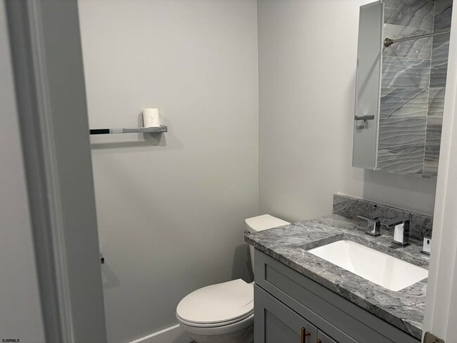 Building Photo - 437 Berkshire Dr