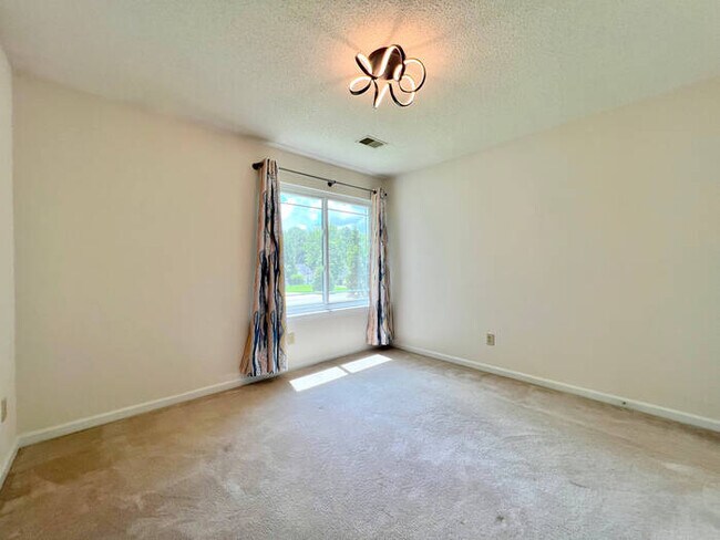 Building Photo - 104 Weatherby Ct