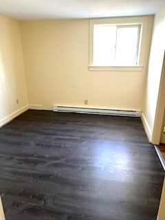 Building Photo - 3 bedofrd st bath