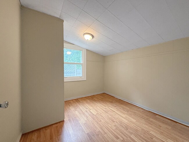 Building Photo - 12060 10th Ave S