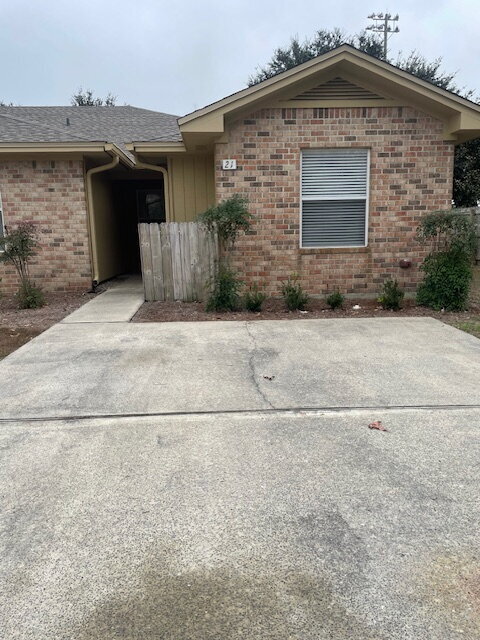 Building Photo - "Charming 2-Bed, 2-Bath Townhouse in Ft Walton Beach!"