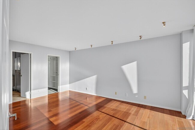 Building Photo - 3535 1st Ave.