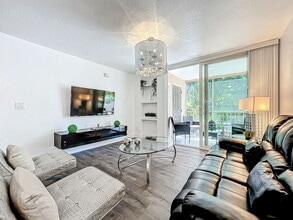 Building Photo - Seurat Street, Orlando, FL 32819 - 4 BR 2 BA condo