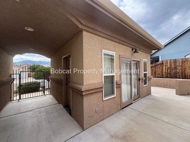 Building Photo - Golf Course Living with Mountain Views & Detached Casita