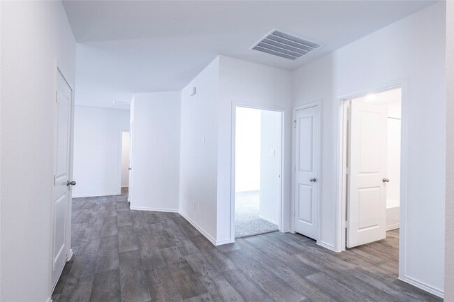 Building Photo - 3823 Axyl Run Ct