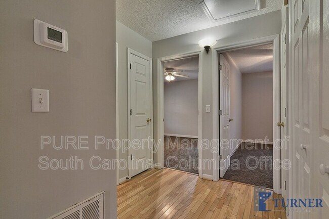 Building Photo - 801 Laurel Hill Ln