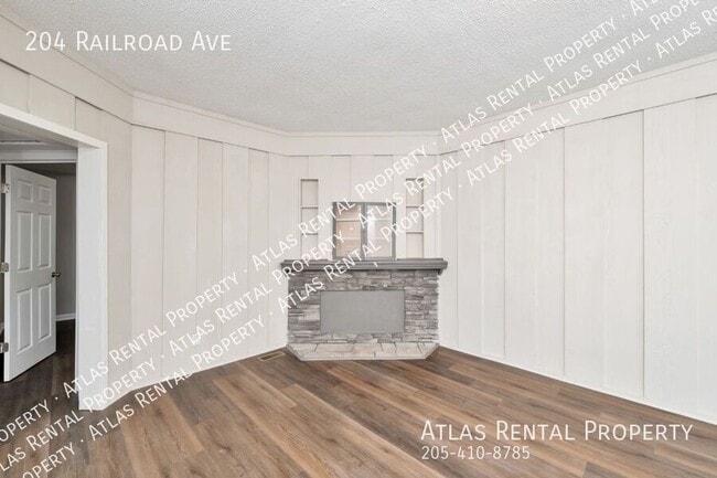 Building Photo - 204 Railroad Ave