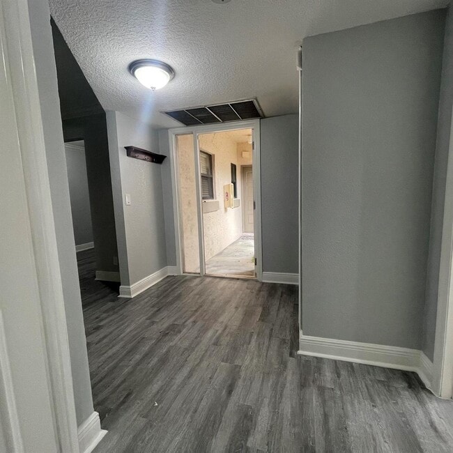 Building Photo - 3427 NW 47th Ave