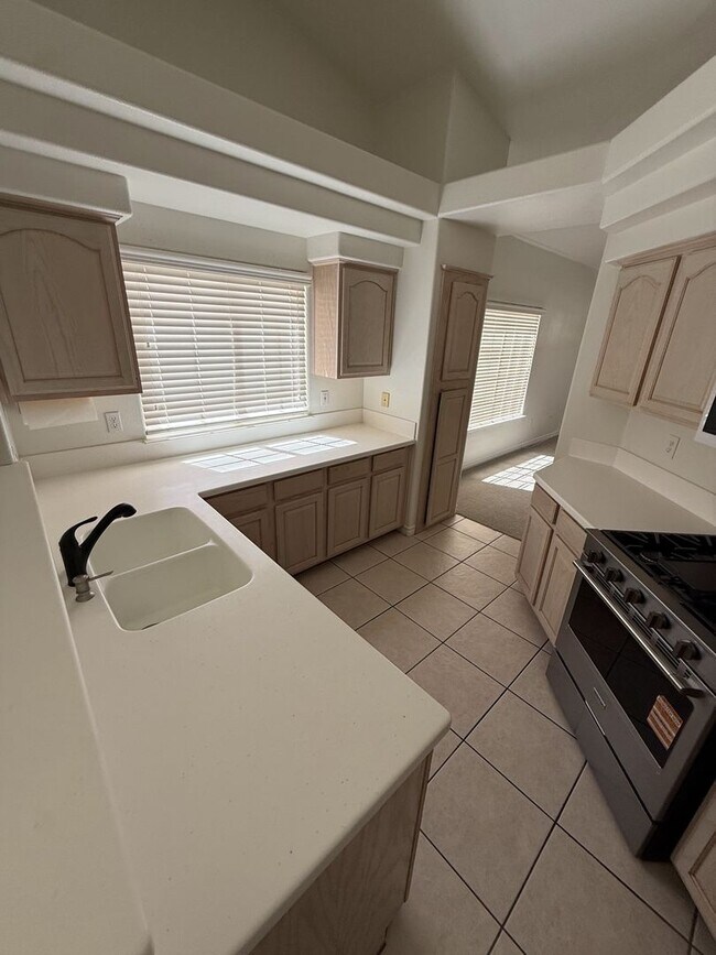 Building Photo - 8960 Tumbling Pebble Way
