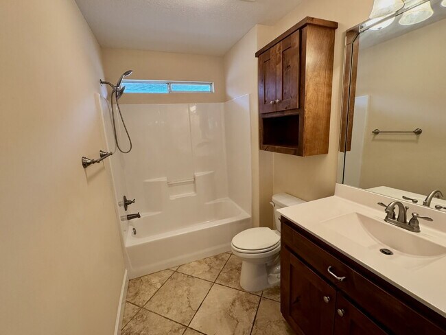 Building Photo - Charming 2 Bed, 2 Bath Home in Lynn Haven, FL - Perfect for Cozy Living!