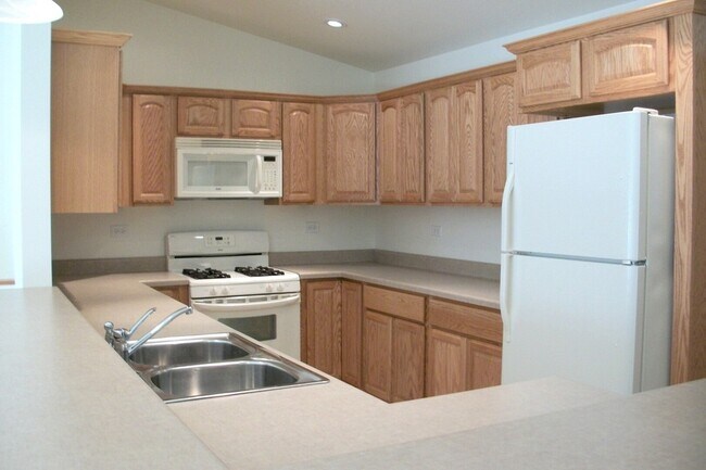 Building Photo - 332 Cassidy Ct