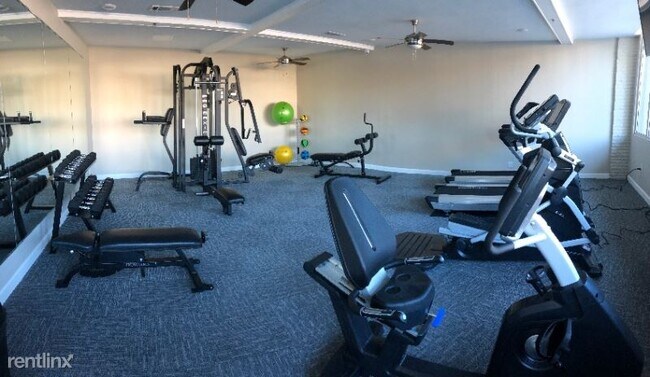 Building Photo - 1 br, 1 bath Apartment - 1846 Fairfield Ave